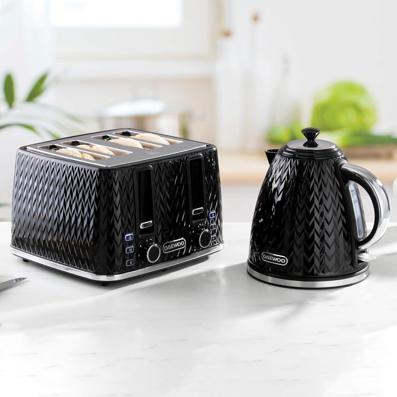 Daewoo Argyle Black 1.7L 3KW Jug Kettle, 4 Slice Toaster & 700W 20L Microwave Matching Set