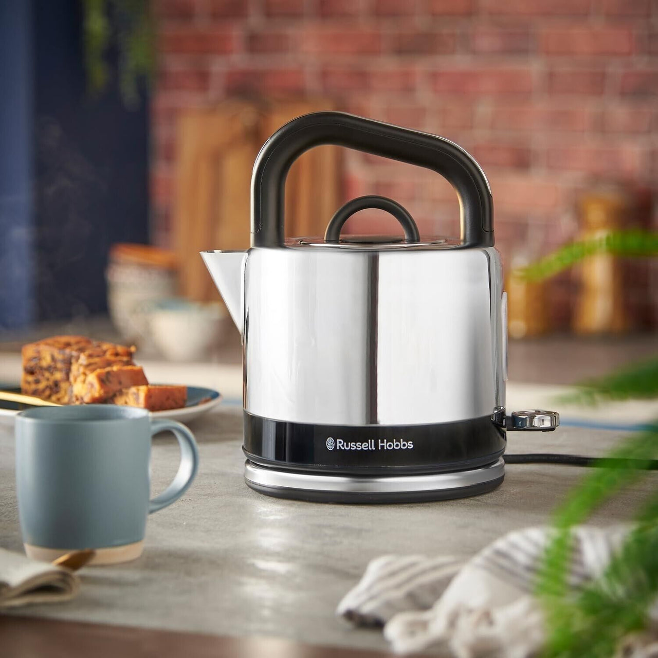 Russell Hobbs Distinctions Black 1.5L 3KW Kettle & 2 Slice 1600W Toaster Matching Set