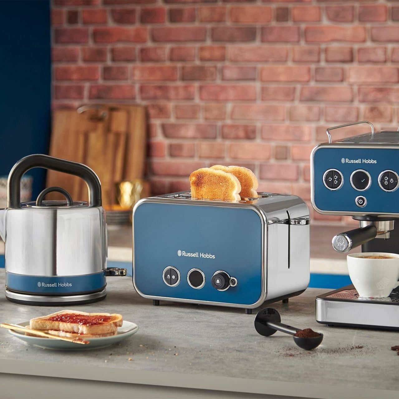 Russell Hobbs Distinctions Ocean Blue 1.5L 3KW Kettle, 2 Slice 1600W Toaster & Espresso Coffee Machine Matching Set