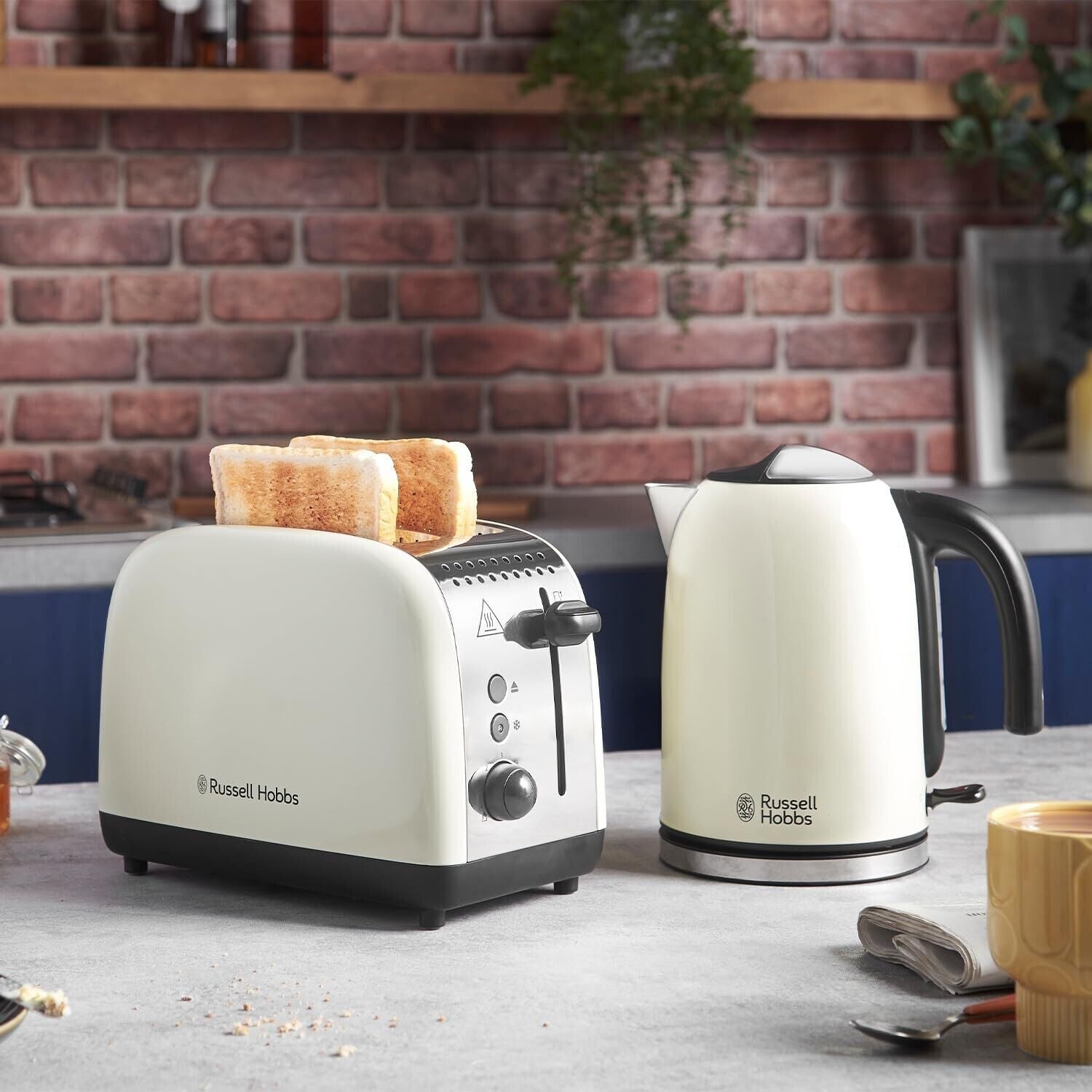 Russell Hobbs Colours Plus Cream 1.7L 3KW Kettle 2 Slice Toaster Set