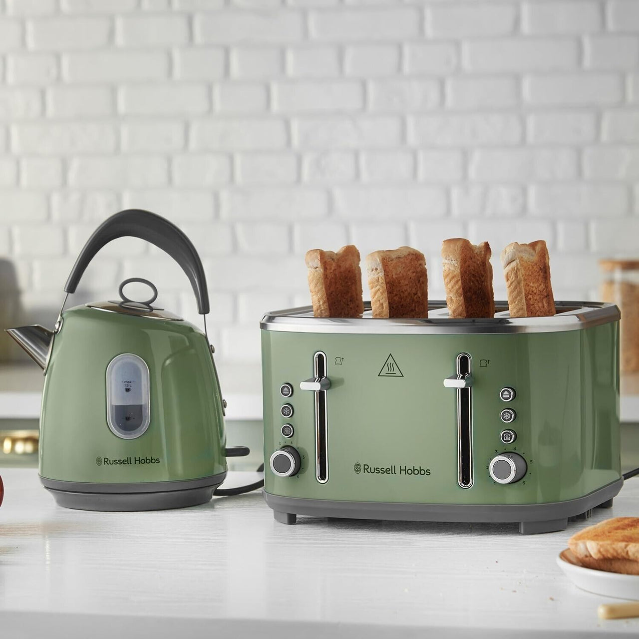 Russell Hobbs Stylevia Sage 1.5L Kettle & 4 Slice Toaster Matching Set in Green