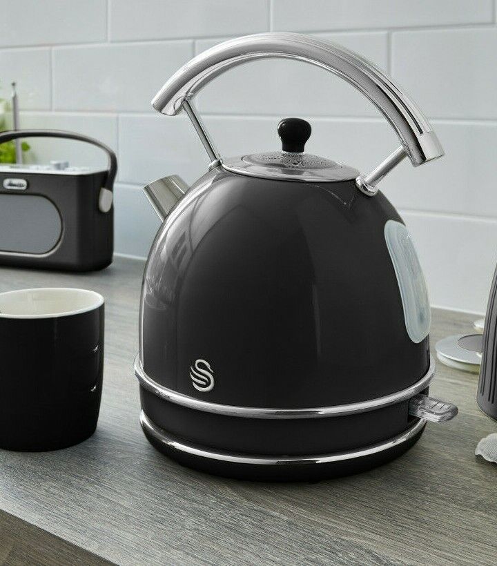 Swan Retro Black 1.8L 3KW Dome Kettle & 4 Slice Toaster ST34020BN Matching Set