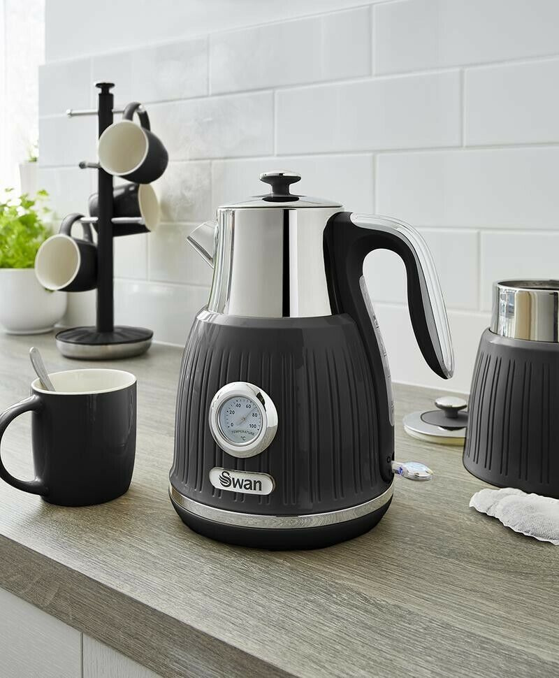 SWAN Retro Black Dial Kettle 4 Slice Toaster Breadbin & 3 Canisters Kitchen Set